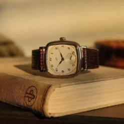 AV86 | 1954 Amalfi Mechaniczny zegarek w srebrnym kolorze z kremową tarcz