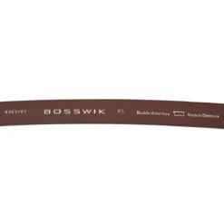 Brązowy skórzany pasek o wyjątkowej teksturze