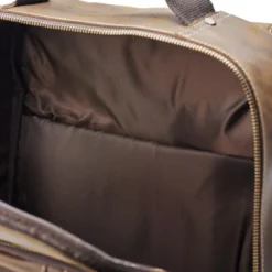 Brązowy skórzany vintage plecak na laptopa z portem ładowania