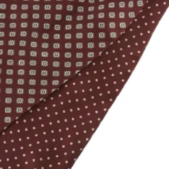 Burgundowy jedwabny musznik w kropki i geometryczne wzory