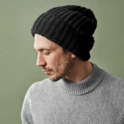 Czarna masywna dzianinowa czapka beanie Fee Montagna