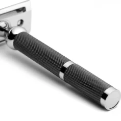 Czarna maszynka do golenia DE