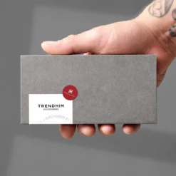 Czarna wstępnie zawiązana muszka z jedwabiu diagonalnego
