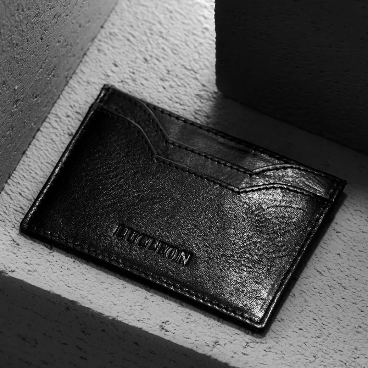 Czarne etui na karty RFID Bruce