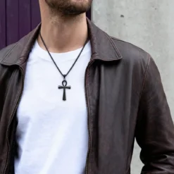 Czarny naszyjnik Ankh