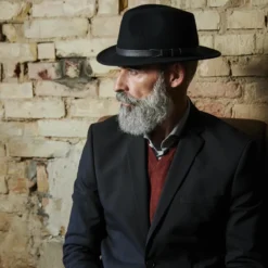 Czarny wełniany kapelusz fedora z płaskim rondem Flavio Moda