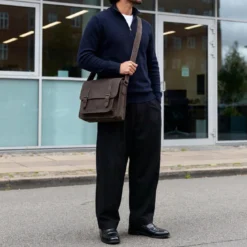 Elegancka skórzana aktówka w kolorze khaki