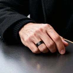 Enthumema | 8 mm szczotkowany czarny pierścionek antystresowy fidget ze staIi nierdzewnej