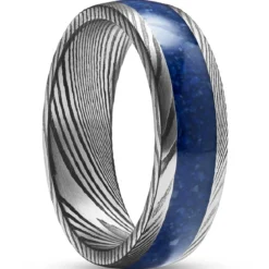 Fortis | 7 mm spiżowoszaro-srebrzysty pierścionek ze stali damasceńskiej z inkrustacją z lapis lazuli