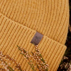 Hiems | Bursztynowo-pomarańczowa czapka beanie z wełny z recyklingu z mankietem