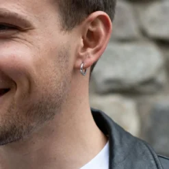 Huggie | 8 mm cienki płaski kolczyk kółeczko ze srebra próby 925