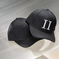 Les Deux | Całkowicie czarna czapka z daszkiem Baseball Cap Suede II