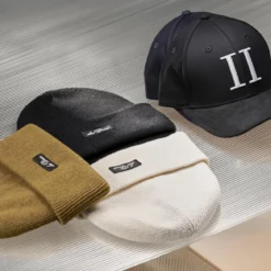 Les Deux | Czarna czapka beanie Wayne z logo