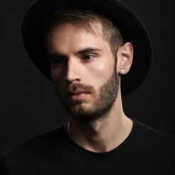 Lucid | Srebrny kolczyk sztyft 6 mm z kwadratową cyrkonią próby 925 w złotym odcieniu