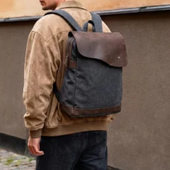Plecak W Stylu Vintage Z Ciemnoszarego Płótna I Ciemnej Skóry