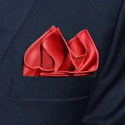 Poszetka w kolorze lśniącej czerwieni Basic