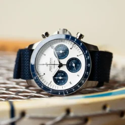 1960 Racing Chronograph | Stal chirurgiczna, granatowy i biały