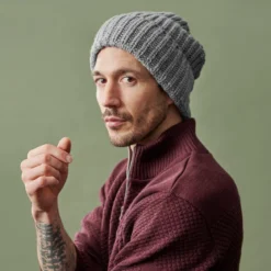 Szara masywna dzianinowa czapka beanie Fee Montagna