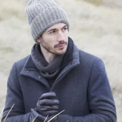 Szara masywna dzianinowa czapka beanie Fee Montagna