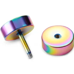 Tęczowy kolczyk sztyft 8 mm